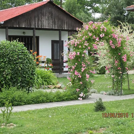Lucky Bungalows Elena