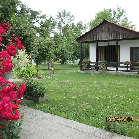 Lucky Bungalows Tatil parkı