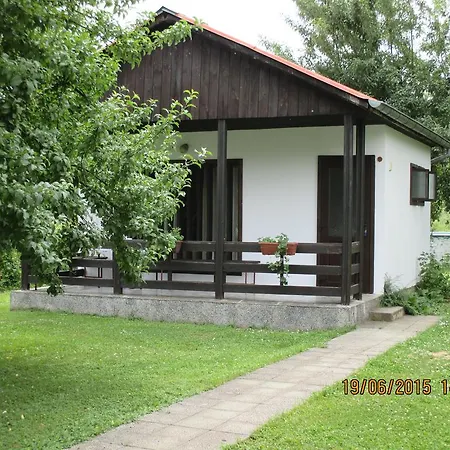 Tatil parkı Lucky Bungalows 2*