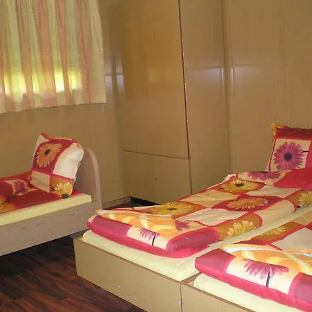 Tatil parkı Lucky Bungalows Elena